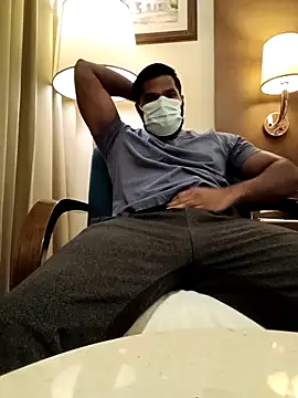 Snapshot of frolicme456 chatting on 26, 11, 2025 frolicme456 online show from 26, 11, 2025