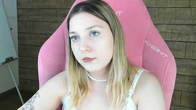 Snapshot of TinnaBurton chatting on 11, 6, 2026 TinnaBurton online show from 11, 6, 2026