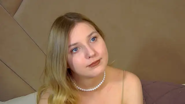 Snapshot of TinnaBurton chatting on 18, 6, 2026 TinnaBurton online show from 18, 6, 2026