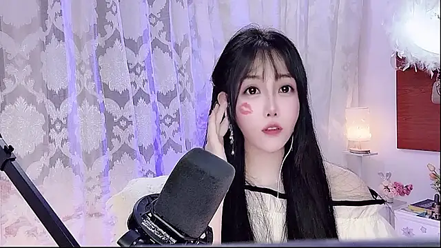 Laura 520 online show from 23, 5, 2026