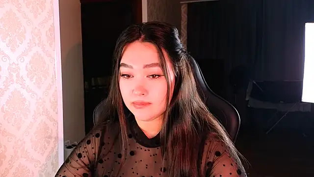 Emma Uilson online show from 1, 12, 2025