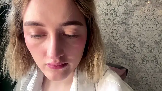 Emily lyy online show from 29, 11, 2025