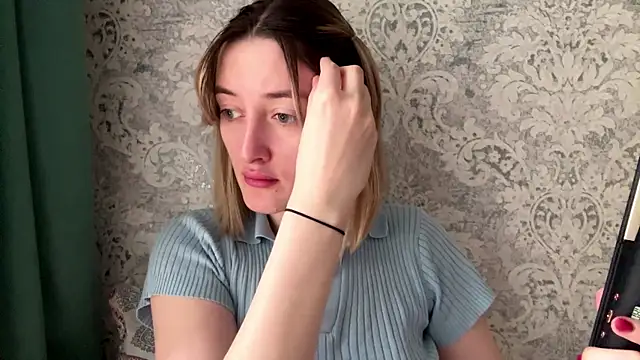 Emily lyy online show from 22, 12, 2025