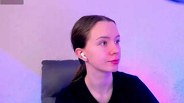 BellaVelure6767 online show from 15, 4, 2026