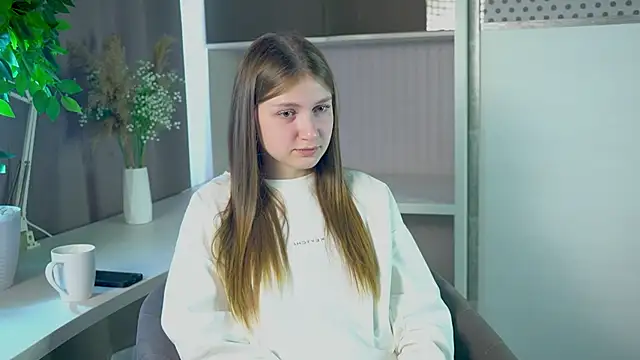 Snapshot of LesaFeldker chatting on 20, 11, 2025 LesaFeldker online show from 20, 11, 2025