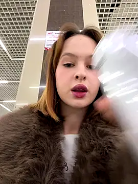 Snapshot of hani_obsessed chatting on 17, 12, 2025 hani obsessed online show from 17, 12, 2025