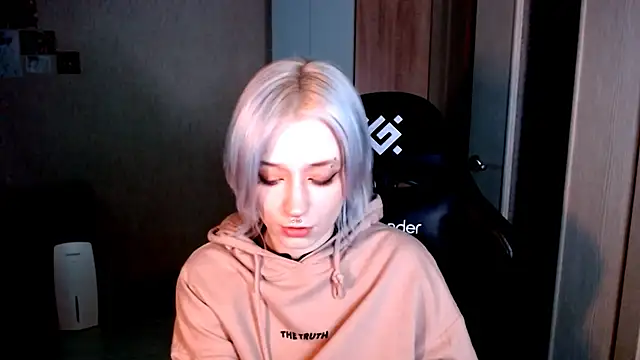 SophiaLur online show from 24, 11, 2025