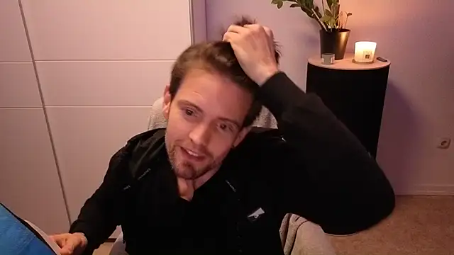 Snapshot of Mystery_Mark chatting on 22, 11, 2025 Mystery Mark online show from 22, 11, 2025