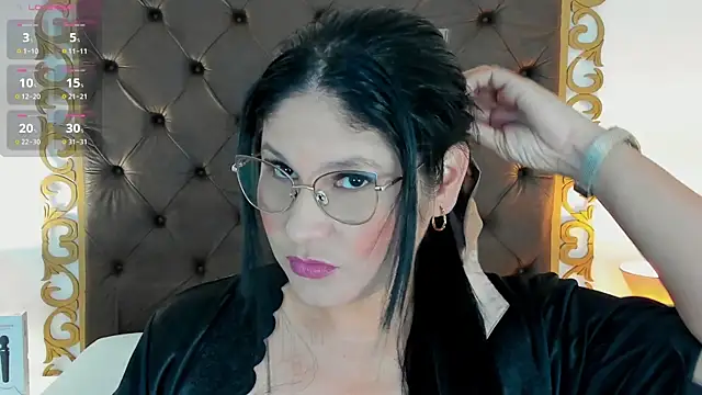 AlinaMilf online show from 12, 4, 2026