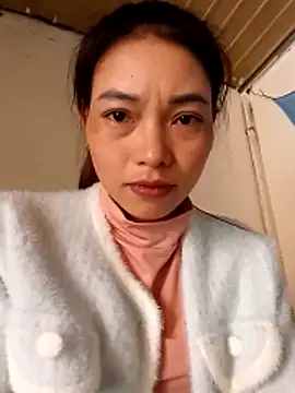 Snapshot of _Su-Su_ chatting on 19, 11, 2025 Su-Su online show from 19, 11, 2025