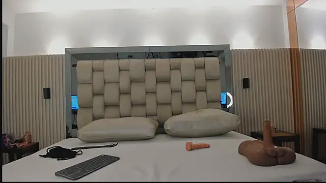 noah pariss online show from 25, 3, 2026