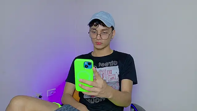 Snapshot of andrew_dann chatting on 28, 11, 2025 andrew dann online show from 28, 11, 2025