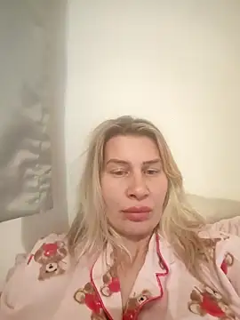 Snapshot of NaughtyClaudia_ chatting on 17, 12, 2025 NaughtyClaudia online show from 17, 12, 2025