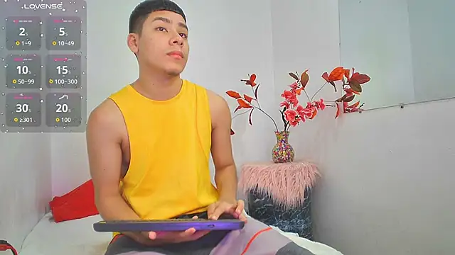 Lucastorrez01 online show from 25, 11, 2025