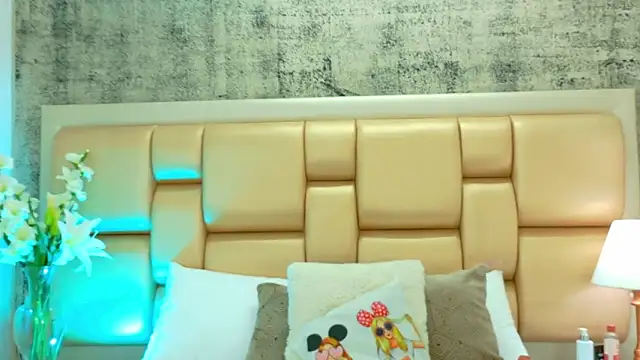 Snapshot of SelennaCooper chatting on 28, 11, 2025 SelennaCooper online show from 28, 11, 2025