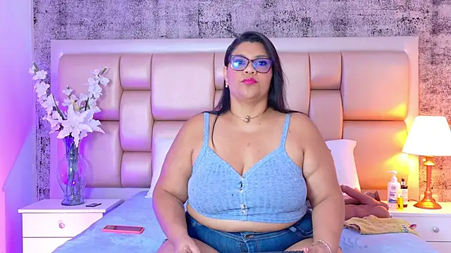 SelennaCooper online show from 3, 2, 2026