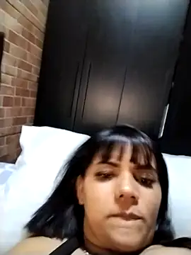 Snapshot of Brunasales chatting on 16, 11, 2025 Brunasales online show from 16, 11, 2025