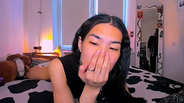 asiancvnttt online show from 20, 4, 2026