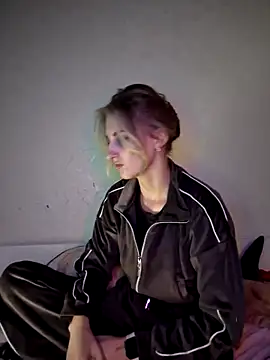 carolinakis  online show from 1, 12, 2025