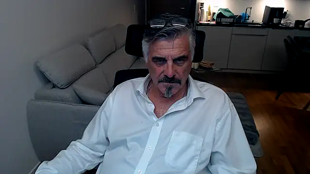 Buidapest online show from 5, 2, 2026