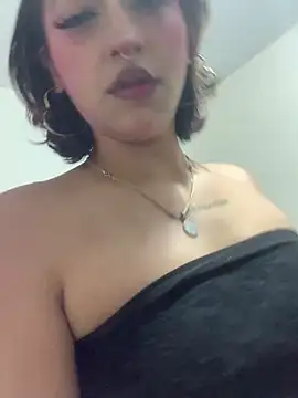 Snapshot of LilithMonette chatting on 6, 5, 2026 LilithMonette online show from 6, 5, 2026