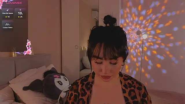 Lia May online show from 25, 11, 2025