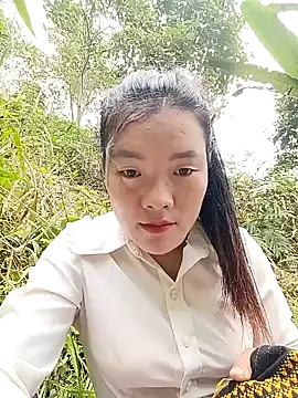 Snapshot of meomeo-00 chatting on 21, 12, 2025 meomeo-00 online show from 21, 12, 2025