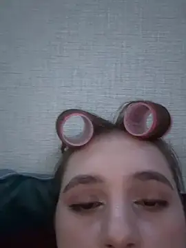 Snapshot of Amyhemii chatting on 4, 12, 2025 Amyhemii online show from 4, 12, 2025