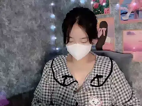 Hellen2999 online show from 4, 12, 2025