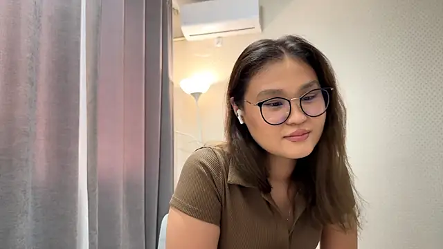 Snapshot of HoneyKitsu chatting on 20, 11, 2025 HoneyKitsu online show from 20, 11, 2025