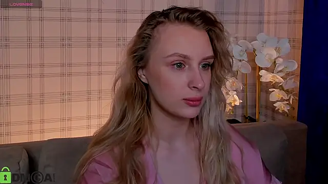 KiraRuiz online show from 28, 2, 2026