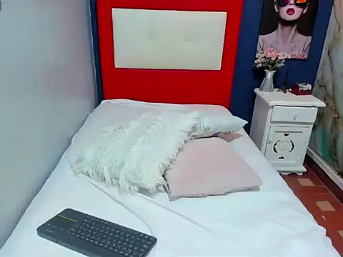 Xelena Kiss online show from 22, 11, 2025