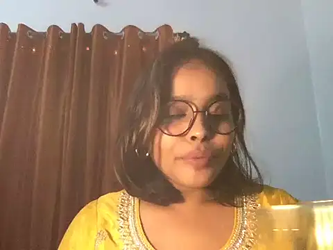 Snapshot of raveena_hot chatting on 9, 1, 2026 raveena hot online show from 9, 1, 2026