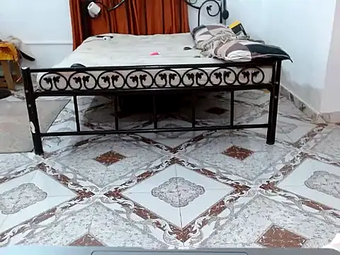 Snapshot of raveena_hot chatting on 16, 1, 2026 raveena hot online show from 16, 1, 2026