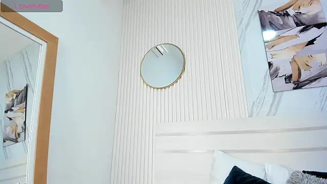 Afro Luna online show from 3, 12, 2025