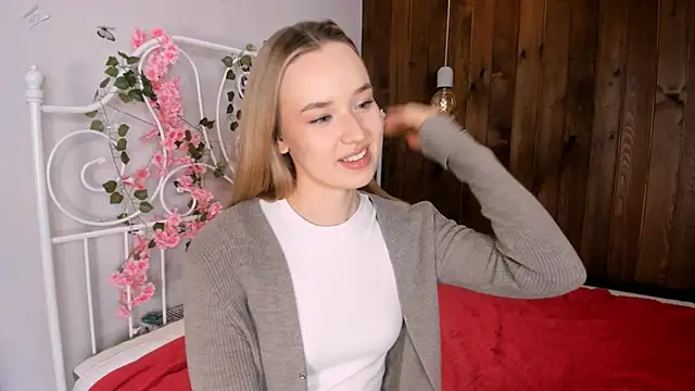 Snapshot of KristleKirst chatting on 27, 11, 2025 KristleKirst online show from 27, 11, 2025