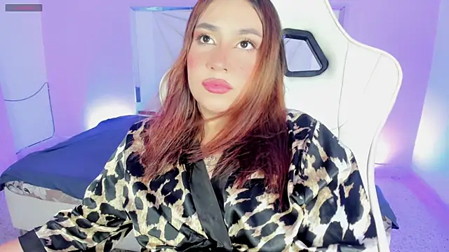 Isabella saenzz  online show from 27, 11, 2025