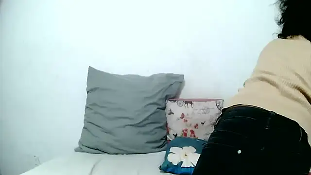 Snapshot of BrunetteNaomi8 chatting on 6, 5, 2026 BrunetteNaomi8 online show from 6, 5, 2026