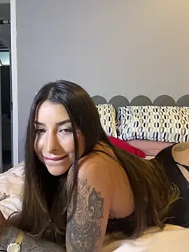 thauanydemontie online show from 28, 3, 2026