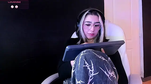 GabyRose9 online show from 27, 3, 2026