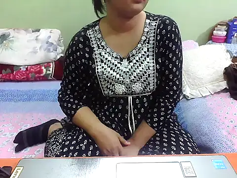 Snapshot of TwinRose2000 chatting on 6, 1, 2026 TwinRose2000 online show from 6, 1, 2026