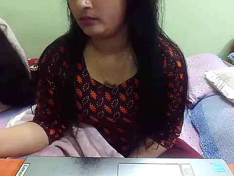 Snapshot of TwinRose2000 chatting on 11, 1, 2026 TwinRose2000 online show from 11, 1, 2026