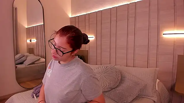 Zoe Mendez online show from 10, 2, 2026