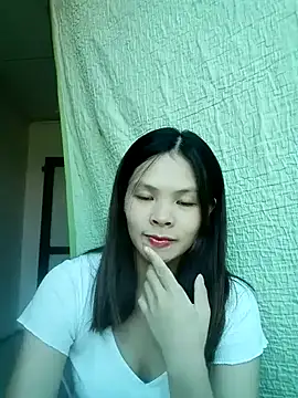 quynhquynh  online show from 23, 11, 2025