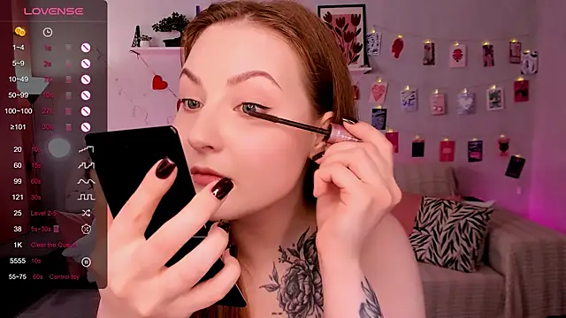 Snapshot of velvet_cherry_ chatting on 30, 4, 2026 velvet cherry online show from 30, 4, 2026