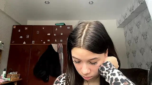 Snapshot of DebbiGoodknight chatting on 28, 11, 2025 DebbiGoodknight online show from 28, 11, 2025