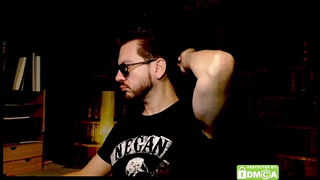 Snapshot of justshutupandwatch chatting on 17, 12, 2025 justshutupandwatch online show from 17, 12, 2025