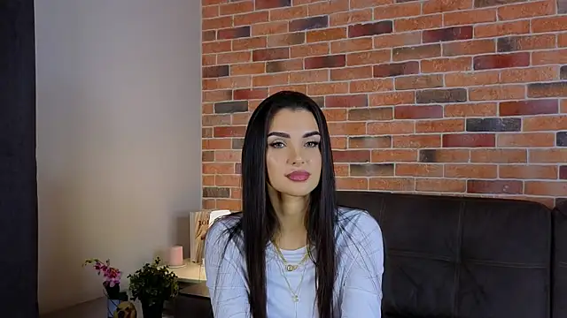 NyraSolace online show from 19, 12, 2025