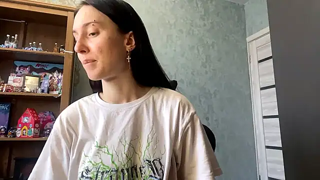 Snapshot of CyberAIice chatting on 4, 12, 2025 CyberAIice online show from 4, 12, 2025