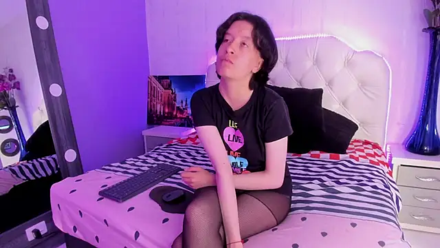 Snapshot of CoralAndOcean_ chatting on 26, 11, 2025 CoralAndOcean online show from 26, 11, 2025